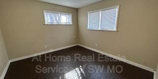 1742 N Oak Grove Ave Gallery 6