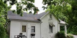 1 Bed/1 Bath Home steps from the Downtown Campus - Available Now, June, July or August! Gallery 4