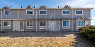Cute Updated Townhome Near the Powers Corridor Gallery 1