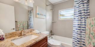 Discover the perfect Naples Park rental just minutes from the beach. Gallery 29