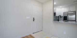 Luxury Condo In Desirable Salt Lake Community Gallery 3