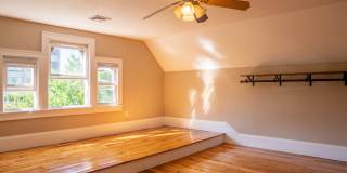 Modern Apt for the Socially Inclined near NEU  more w plenty of space + $500 Utilities Rebate with Promo Gallery 16