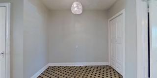 Cozy Upstairs Retreat in Prime San Marco Location! Gallery 4