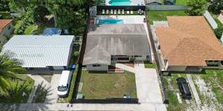 560 NE 161st St Gallery 1