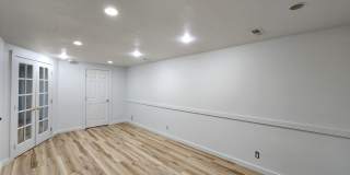 Sandy 4 bd 3 bath Single Family Stunner! Gallery 16