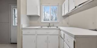 Charming 3BR House in Pontiac Gallery 49