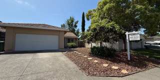 Updated 3 bedroom 2 bathroom Single Family Home in Northeast Windsor Gallery 1