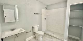 Wonderful Bungalow Just Renovated! Gallery 19