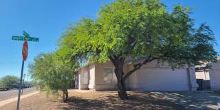 Beautiful 3 bedroom with a den - 2 bathroom Gallery 1