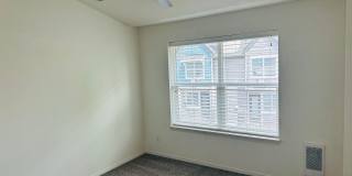 Charming Condo in Terrific Waterfront Location Gallery 15