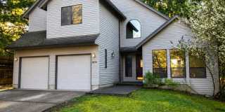 Wonderful Spacious 3 Bedroom, 2.5 Bath located near Cook Park and Schools Gallery 1
