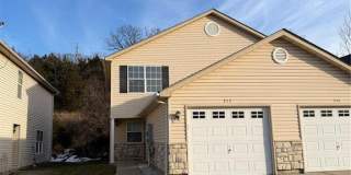 712 Woodside Creek Drive Gallery 1