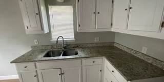 2 bedroom, 1 bath Gallery 4