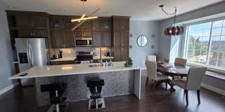 Modern 4 Bedroom 5 Bath Townhome - With Lots of Natural Light and Great Views! Gallery 8
