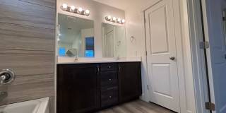 SPACIOUS HOME FOR RENT! Gallery 32
