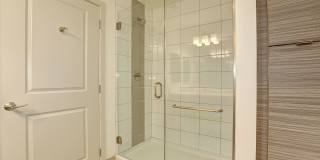 Solaire 7077 Woodmont Gallery 14