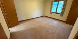 Room in 3 Bedroom Home at Grove Ave Gallery 21