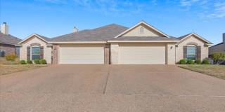 3BR / 2BA Duplex in Hewitt, Texas | Midway ISD Gallery 1