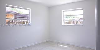1226 SW 30th Ave Gallery 11