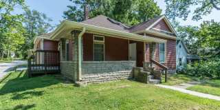 311 E 11th - 5Bed/2Bath - Onsite Parking Available! Gallery 1