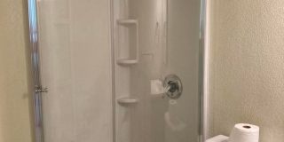 ***INCREDIBLE TOWNHOME with ALL appliances & water, sewer, trash INCLUDED! Gallery 9