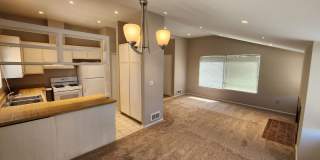 2 Bedroom Condo in UTC with Garage Gallery 1