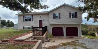 Large home close to post! Gallery 1