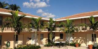 ** PET FRIENDLY ** - MOORINGS - CLOSE TO BEACH - WATER INCLUDED**ANNUAL RENTAL** Gallery 1