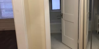 2322 Commonwealth Gallery 17