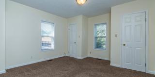 113 E 15th - 4 Bed/2 Bath - Updated kitchen and bath! Gallery 10