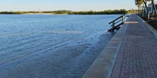 Beautiful 2/2 on Water Gallery 58