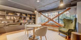 CINQ Gallery 25