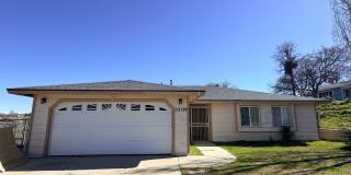 3+2 w/garage and large fenced backyard Gallery 1