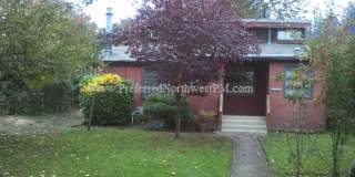 3 Bedroom, 1.5 Bath Home Near University Gallery 1