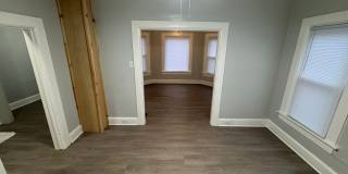 219 w 15th Large 3 Bedroom House - Central Davenport Gallery 9