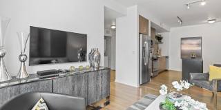 8000 Uptown Gallery 6