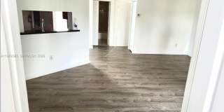 1120 N Franklin Ave Gallery 1