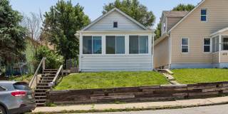 Charming 2 Bedroom In Little Italy Near Old Market and Downtown!! Gallery 1