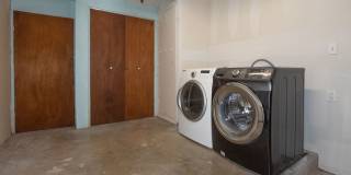 Minutes from Downtown and Blocks from St Edwards - Charming single-story Home Gallery 19