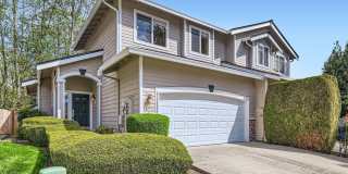 Charming 3-Bedroom Townhome in Edmonds Gallery 1