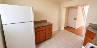 Room to Spread Out in This Pet-Friendly 2-Bedroom Home Gallery 8