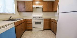 CUTE 2 BEDROOM CONDO! Gallery 7