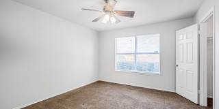 Charming East Austin 2-Story | 3BR | Spacious Yard & Modern Kitchen Gallery 9