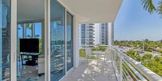 2821 N Ocean Boulevard Gallery 22