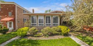 Large Skokie Basement Apartment with Free Utilities Gallery 1