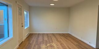 2633 Northeast Holmes Road Gallery 1