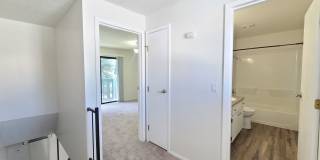 $1,150 - 1 Bed / 1 Bath Bright and Airy Condo on Spokane River Gallery 16