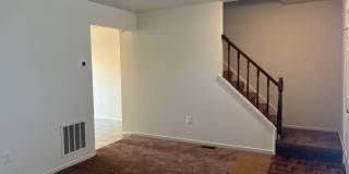 Spacious Townhome Close To EVERYTHING Gallery 3