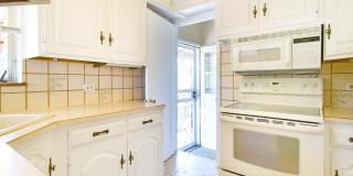 Raised Ranch with Second Kitchen in Prime Location Gallery 9