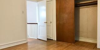 Gorgeous 3-Bedroom Townhome in Lawncrest! Available NOW! Gallery 13